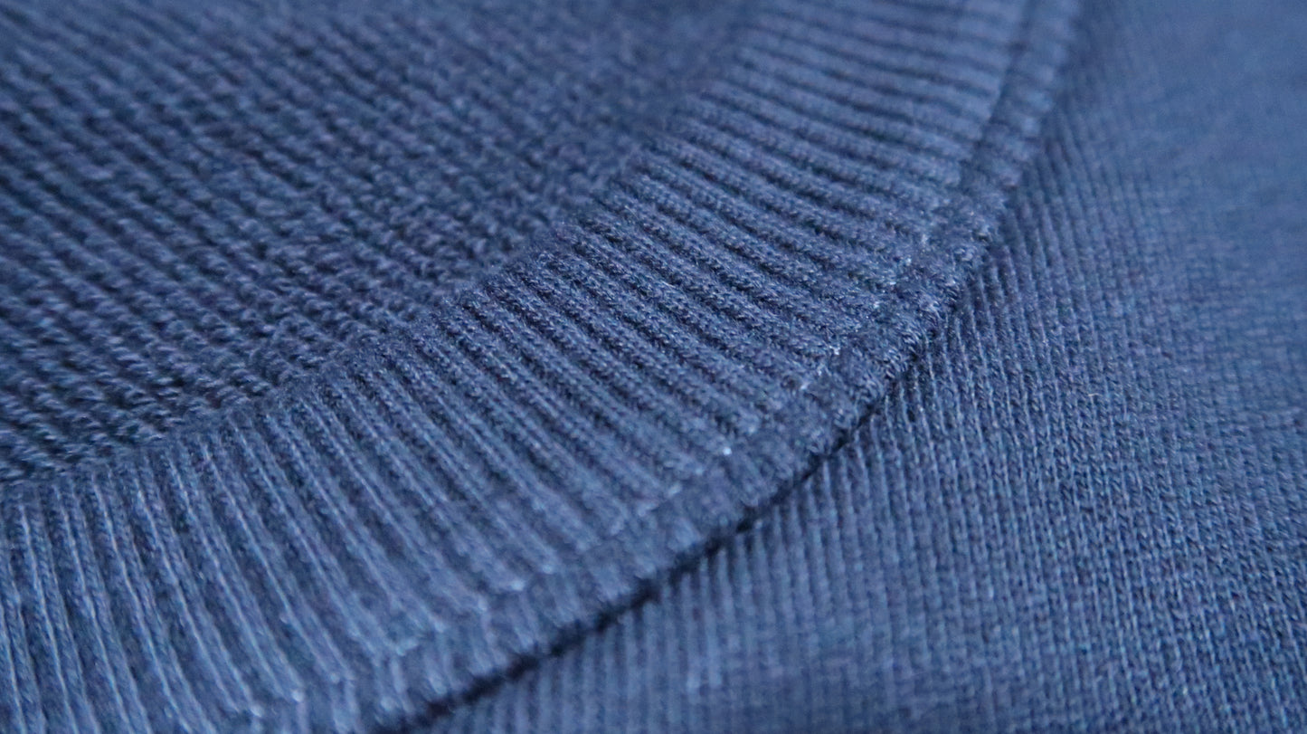 RedCat Cursive print French Terry Crewneck Black Close Up